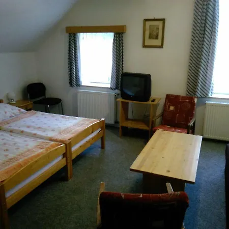 Kneifel, S.r.o. 3*